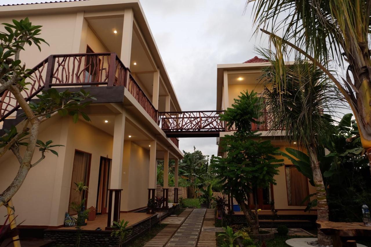 Kelapa Surf Villa Pulukan Exterior photo
