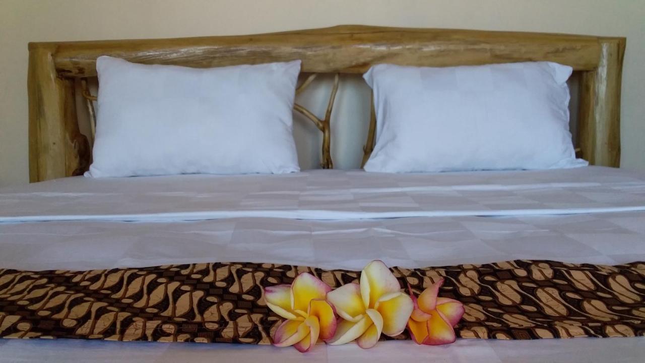 Kelapa Surf Villa Pulukan Exterior photo